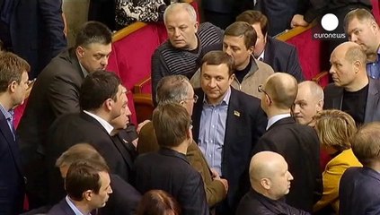 Ucraina. Amnistia-ultimatum votata alla cieca: 15 giorni per liberare uffici e strade