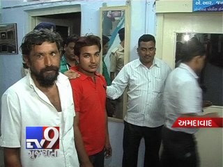 下载视频: Two held for kidnapping businessman, Ahmedabad - Tv9 Gujarati