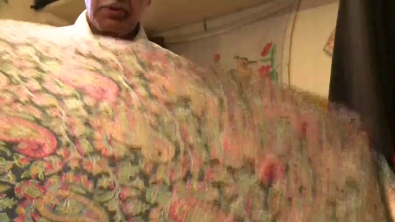 Klon-ziegen liefern wolle für kuschelige pashmina-schals