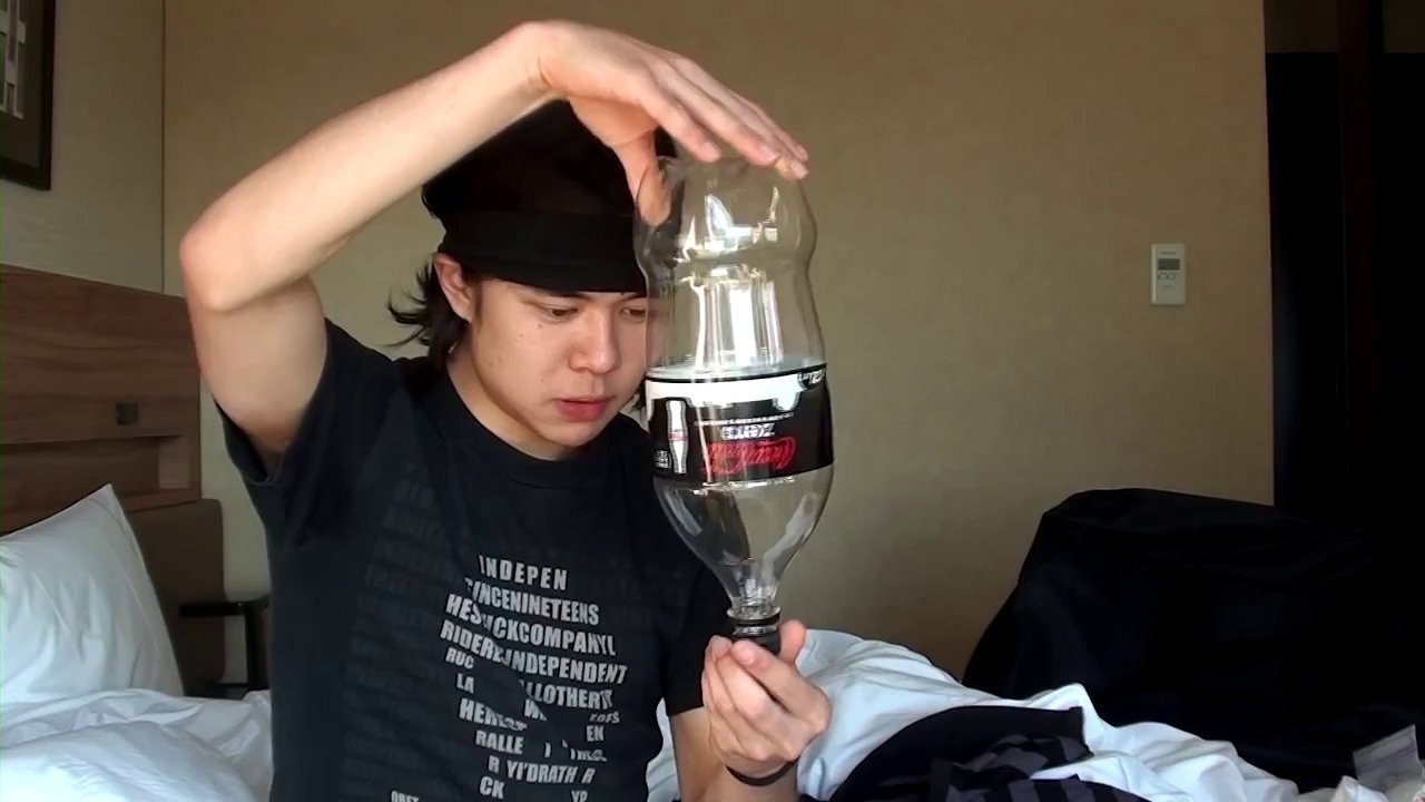 Boire 2 litres de Coca-Cola Zero sans roter (Défi)