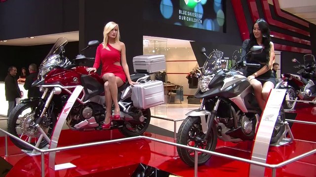 Salon du deux roues 2011 hotesses