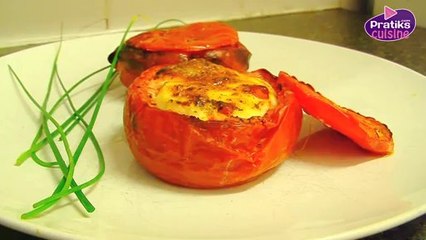 下载视频: Cuisine - Comment préparer des œufs cocotte en tomate - Entrée