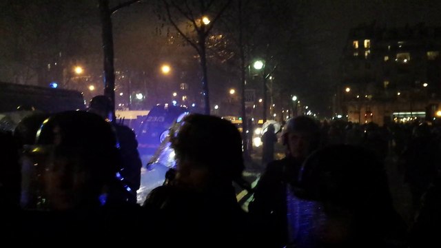 Paris 26-01-2014-manifestation Jour de Colère-Place Vauban-barrage de gendarmes mobiles