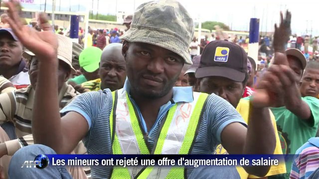 Les mineurs de platine sud-africains continuent leur grève