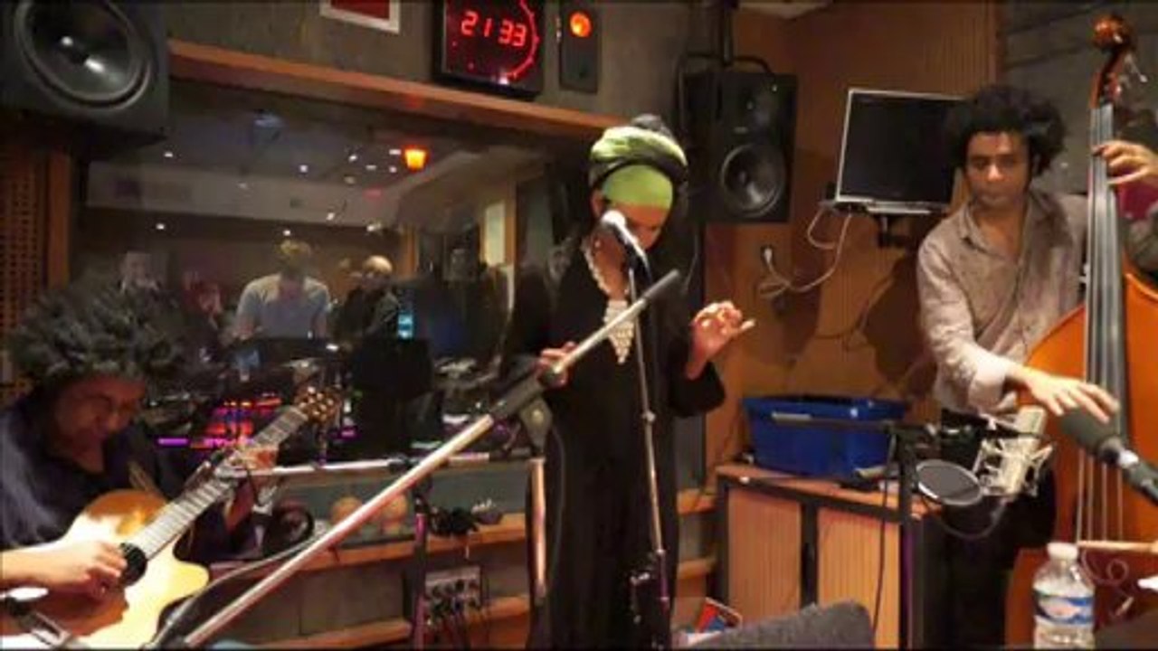 Oum - Emission spéciale Au Fil des Voix - 29 janvier 2014