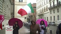 Marò, sit -in all’Ambasciata Indiana. Riva Destra “riportiamoli a casa”