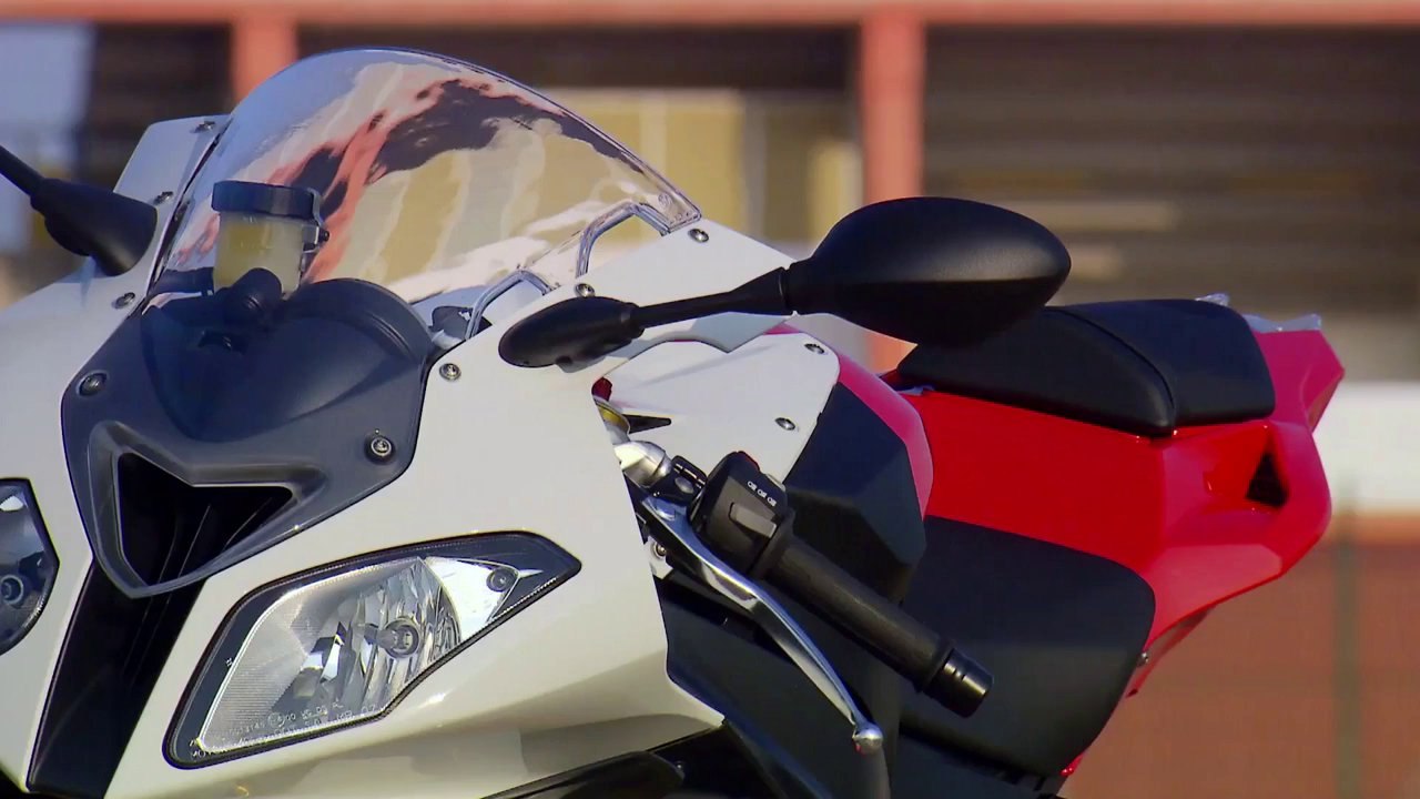 BMW S 1000 R: Naked Bike mit 160 PS - Test & Fahrbericht