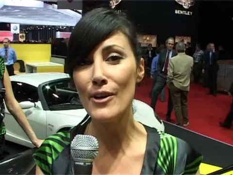 La dédicace des hôtesses du Salon de Genève