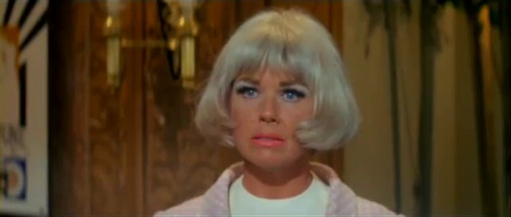 DORIS DAY dans: Opération Caprice