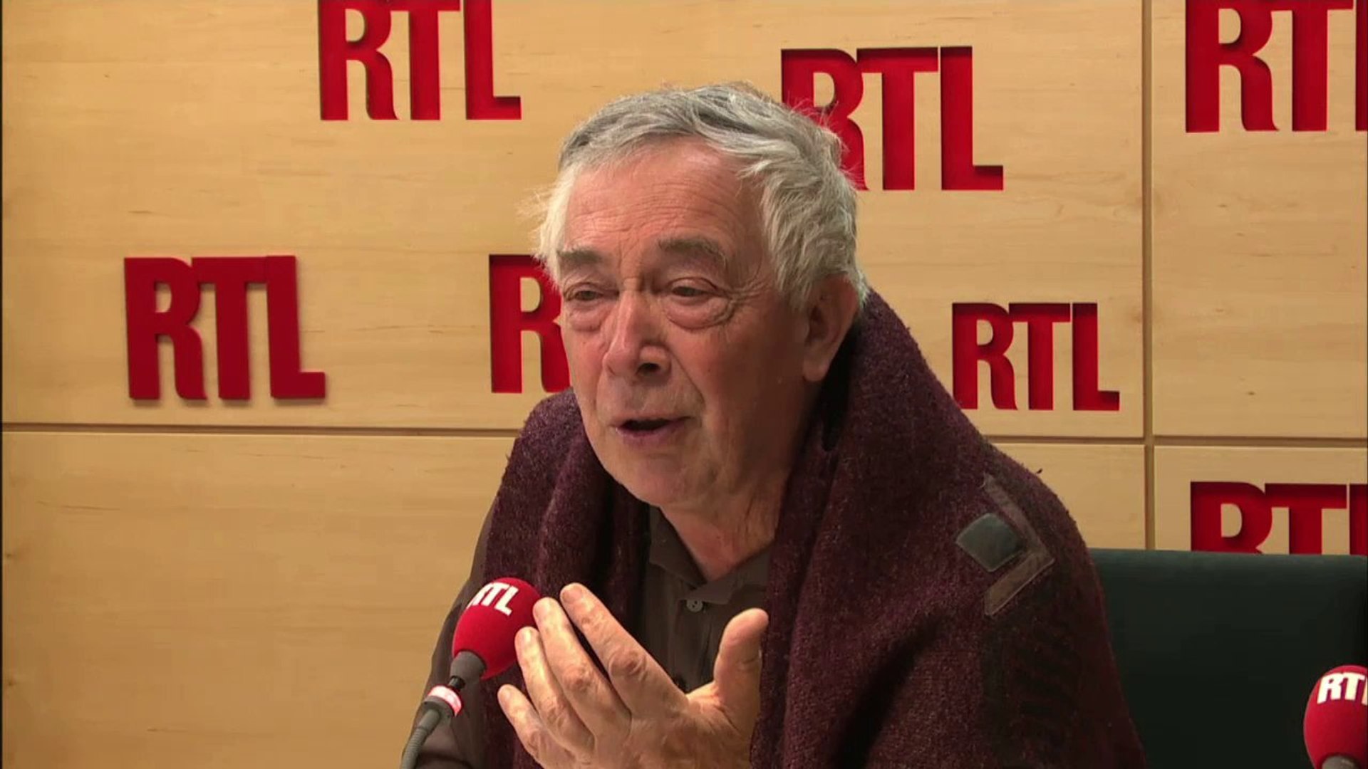 Jean-Marie Viennet : "L'Abbé Pierre est présent à travers les gens" - Vidéo  Dailymotion