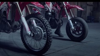 SURFACE, moto in slowmotion