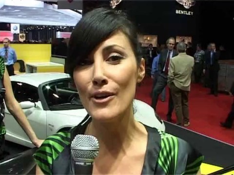 La dédicace des hôtesses du Salon de Genève