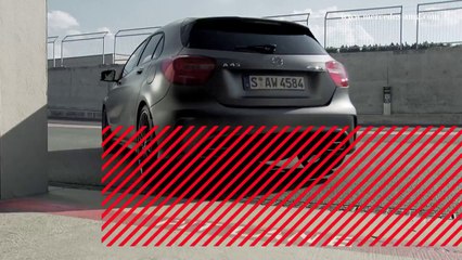Lewis Hamilton et la Mercedes A45 AMG en vidéo
