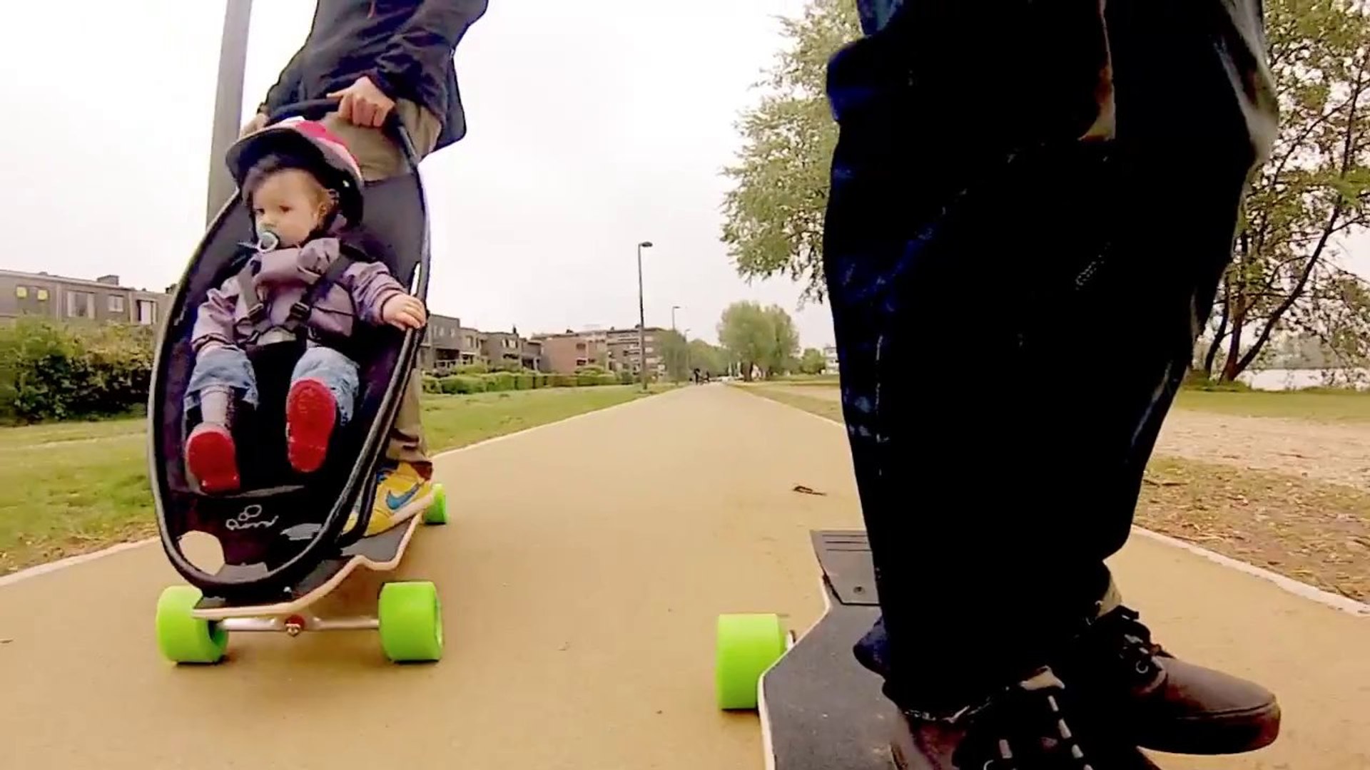 Le longboard poussette - Vidéo Dailymotion