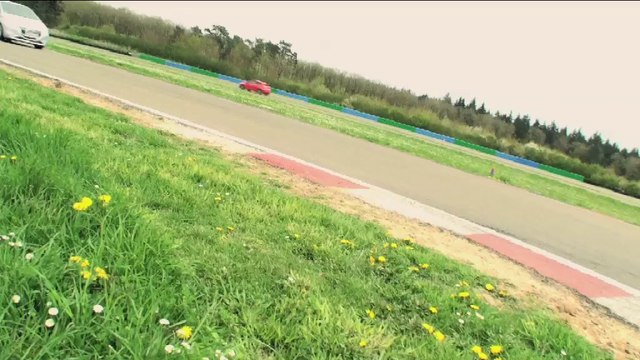 Comparatif Renault Clio R.S. / Peugeot 208 GTi / Ford Fiesta ST : le plaisir grand gagnant