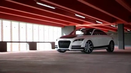 André Lotterer au volant de l'Audi TT Ultra Quattro Concept