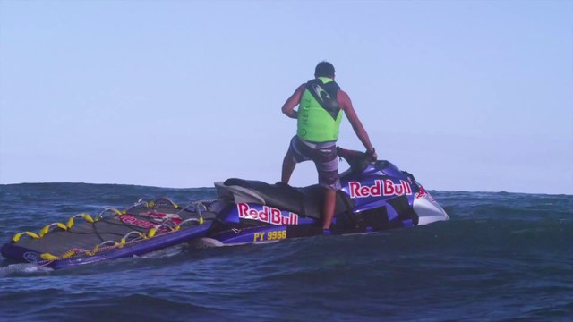 Surf sur les plus grosses vagues au monde