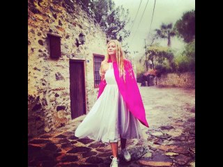 esin kumral theos an einai