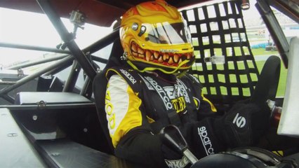 Record du monde de saut en voiture