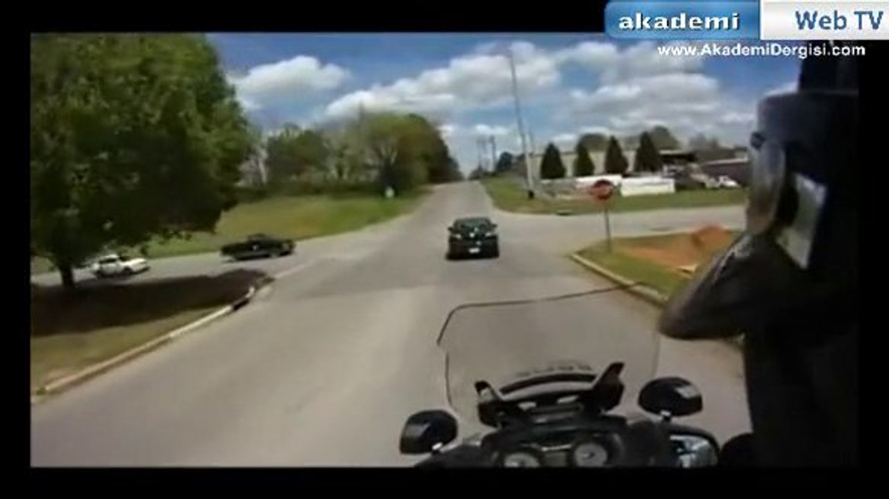 Polis, araçları uzaktan kumanda ile durdurabilecek