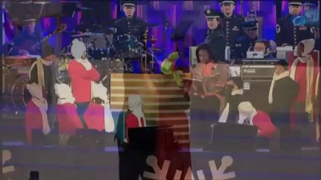 Michelle Obama, cumple 50 años y lo celebra bailando