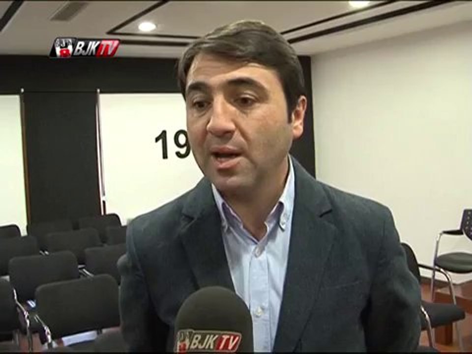 BAŞKANIMIZ FİKRET ORMAN U19 ANTRENÖRÜ CEM ÖZDEN'E FAIR PLAY ÖDÜLÜ VERDİ