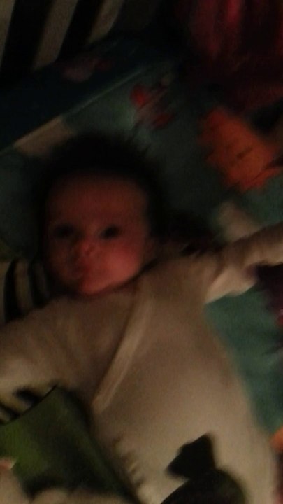 Aedan apprécie de plus en plus son parc :-)