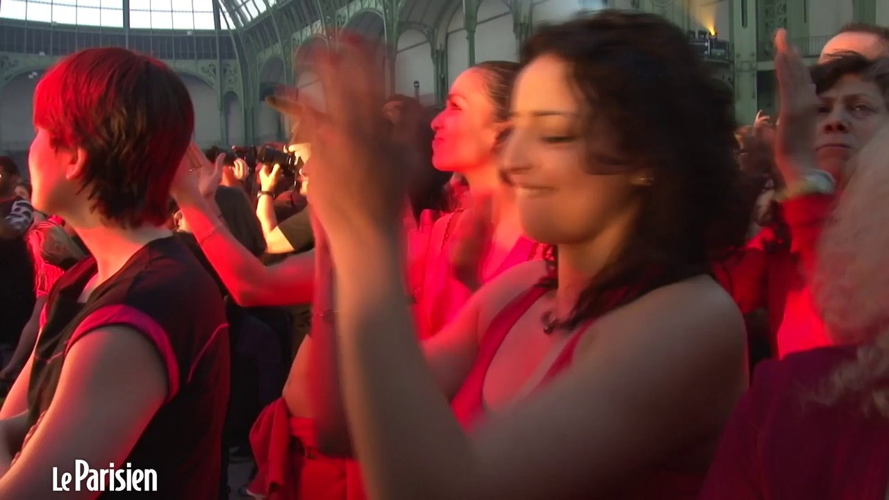 Paris : cours de fitness géant sous la nef du Grand Palais