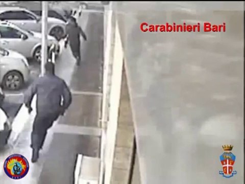 Bisceglie (BA) - Tentata rapina in banca, arrestato (27.12.13)