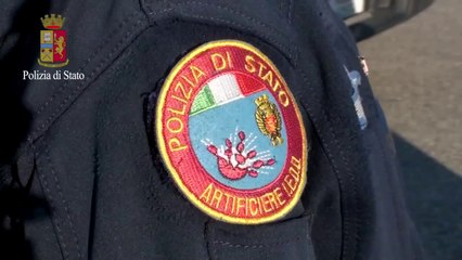 Download Video: Polizia di Stato - Le attenzioni nel maneggiare i fuochi d'artificio (24.12.13)