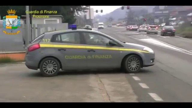 Frosinone - Sequestrati alimenti scaduti (23.12.13)