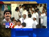 YSRCP leaders quit party!