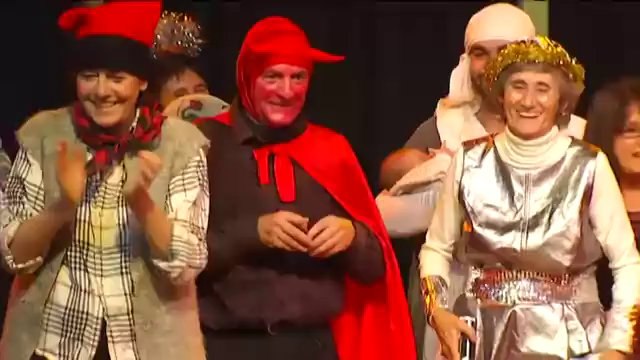 TV3 - Els Matins - Mestres que fan de pastorets pels alumnes