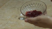 كيفية عمل صوص الفراولة في المنزل لتزيين الحلويات والأيس كريم