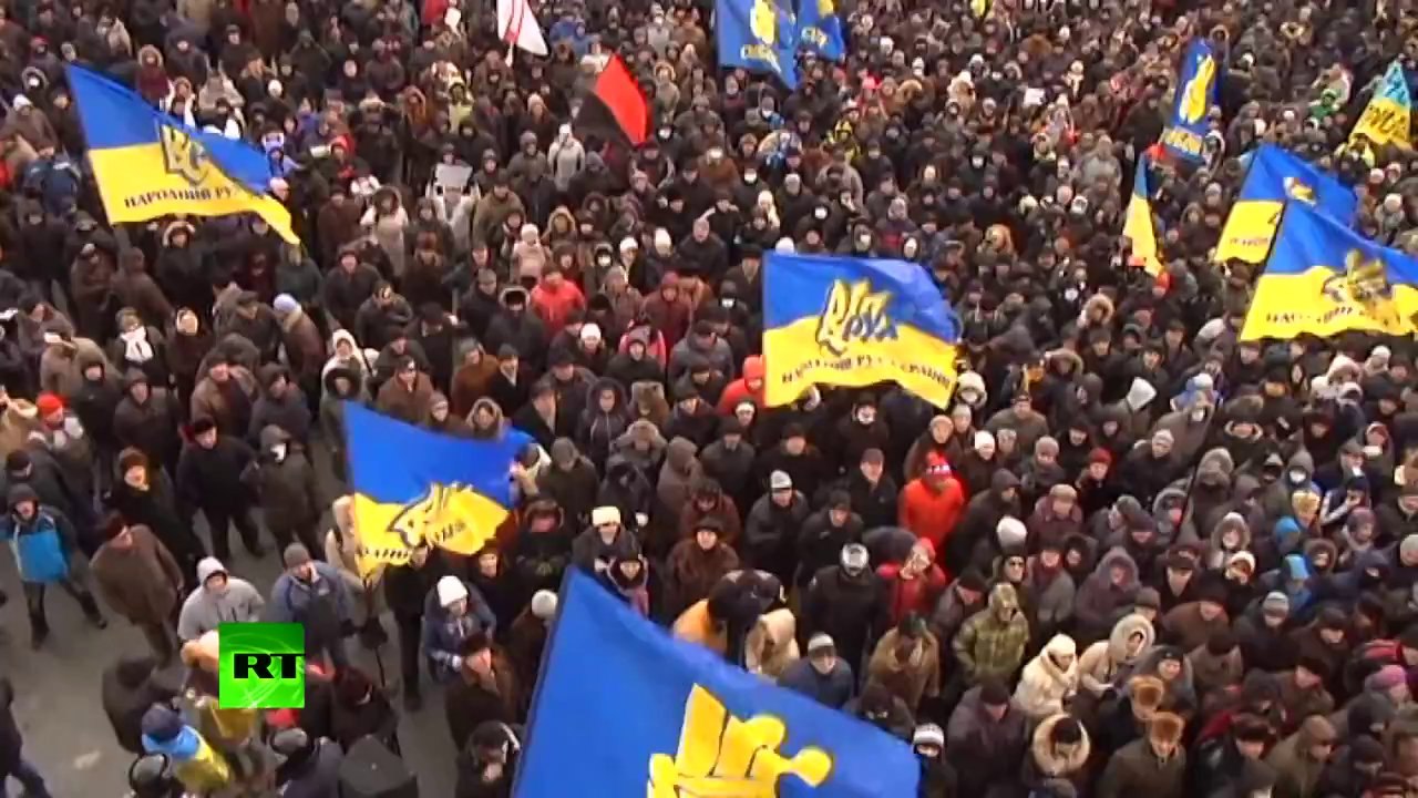 Violent video: Ukraine rioters brutally beat police, storm local admin building