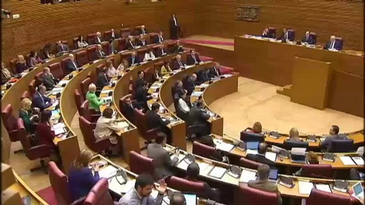 TV3 - Telenotícies migdia - El Parlament valencià debat el tancament de Canal 9