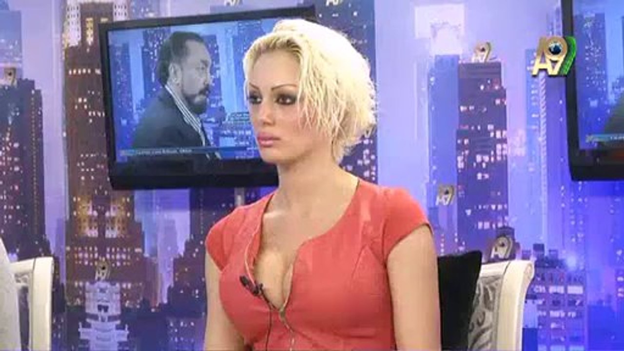 Kalem Suresi’nden ayet açıklamaları: Güzel ahlaklı ve sevecen insanları Allah koruyor.