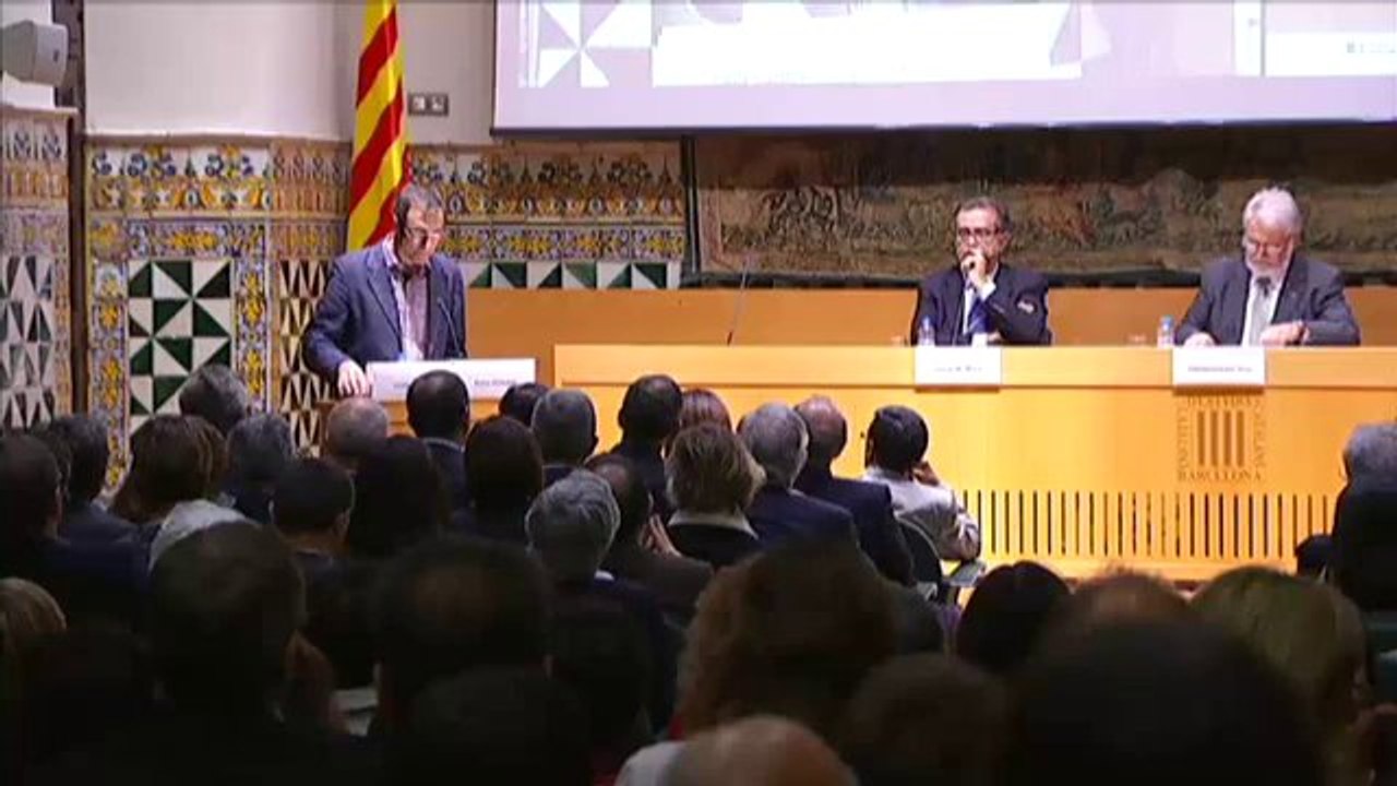 TV3 - Telenotícies - La CCMA presenta el "Llibre d'estil" en versió paper