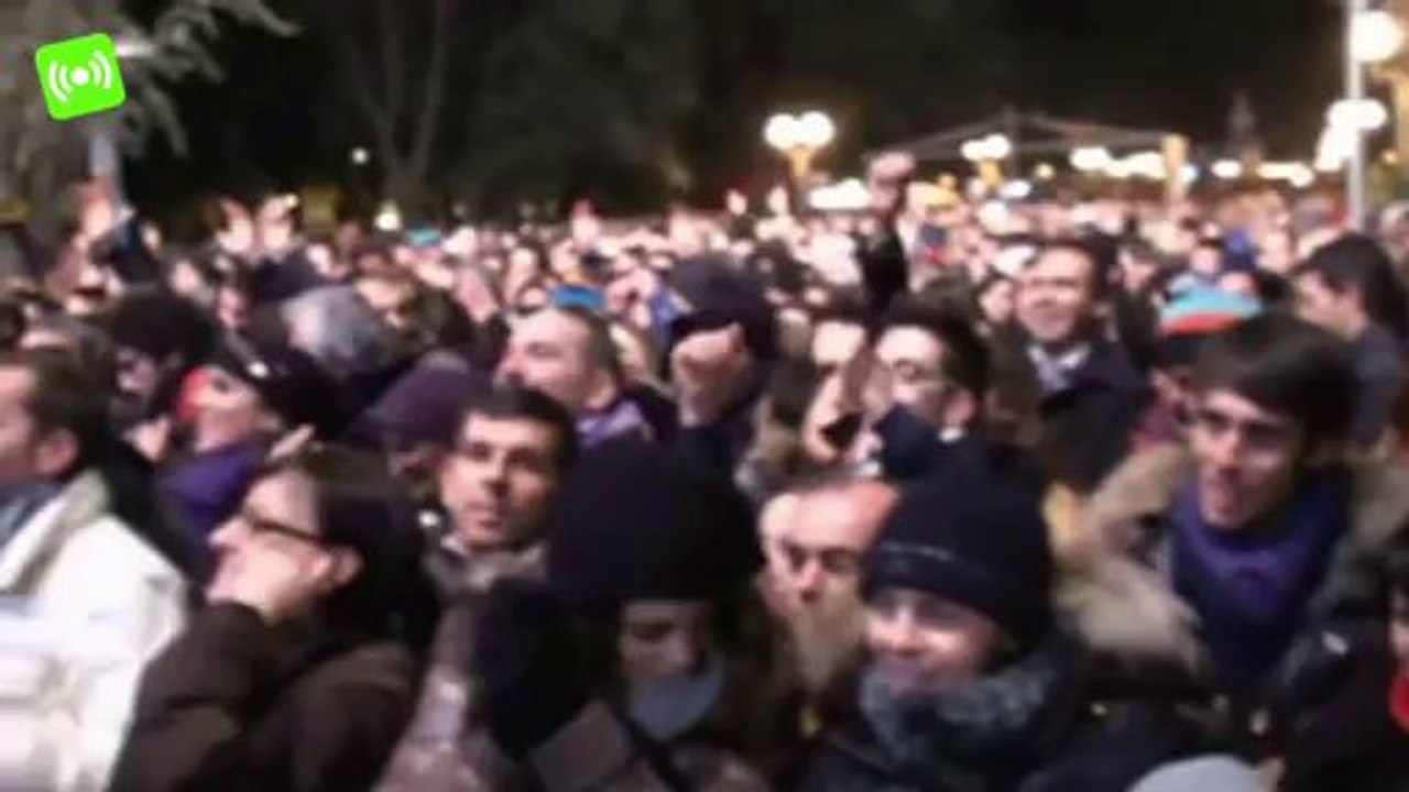 Capodanno su Canale 5: staff di Mengoni dà per fatto l'accordo. Ancora prudenza dal Comune