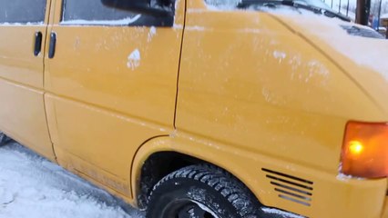 2000 Volkswagen Transporter (T4). Start Up, Engine, and In Depth Tour