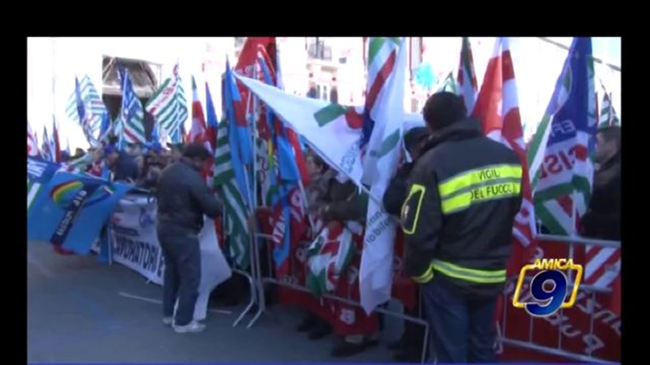 L.Stabilità,manifestazione corteo CGIL, CISL, UIL a Bari