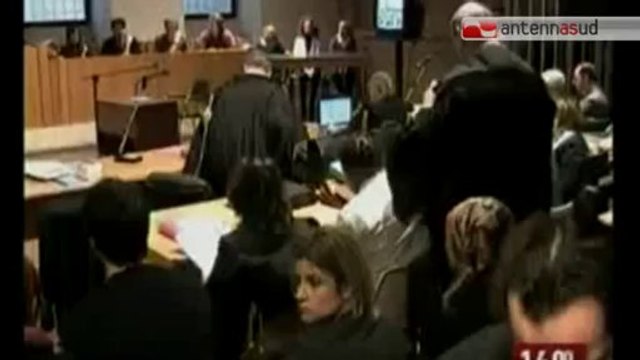 TG 30.01.14 Processo Meredith, Raffaele attende in aula