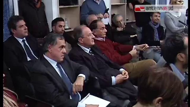 TG 08.01.14 Aeroporti di Puglia, Di Paola sulla graticola