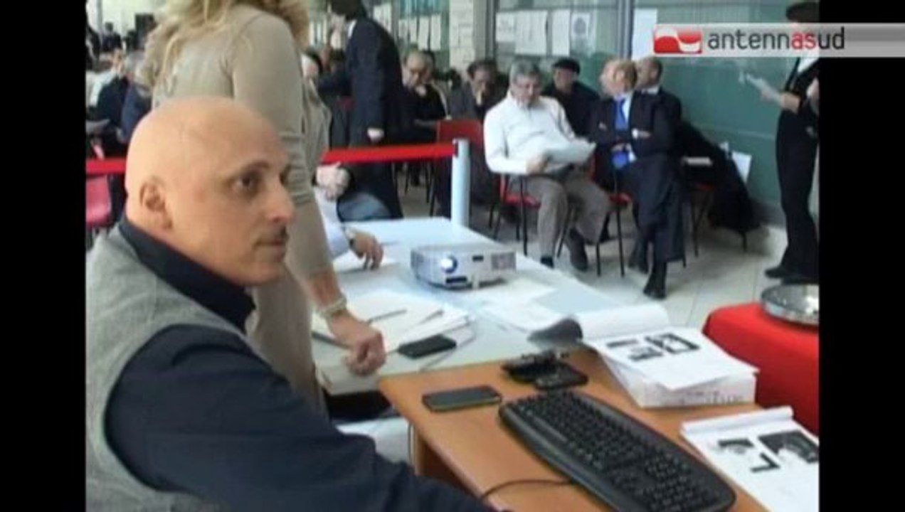 TG 07.01.14 Bari, gli oggetti smarriti venduti all'asta. Il ricavato in beneficienza