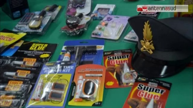 20.12.13 Filiera del falso scoperta dalla Gdf di Taranto, sequestrati 3 milioni di articoli falsi