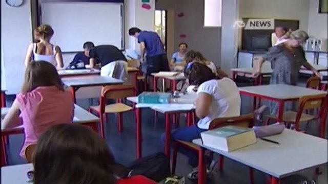 CAOS PULIZIE, GENITORI IN STRADA