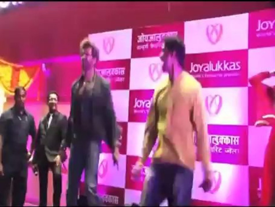 Hrithik looks distressed post separation