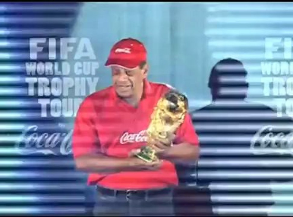 2014 FIFA WC Trophy- First Look