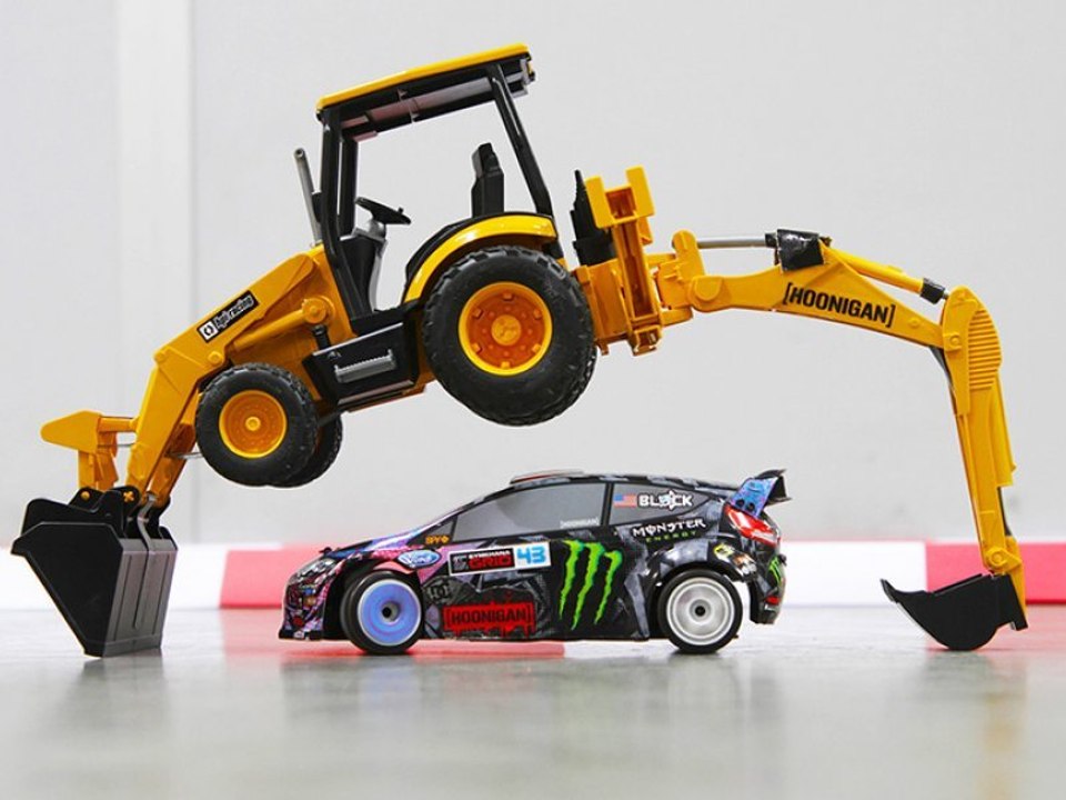 Ken Block Micro Gymkhana - HPI Racings