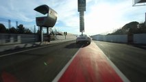 Jaguar F-Type Coupé R in pista sul circuito de Catalunya